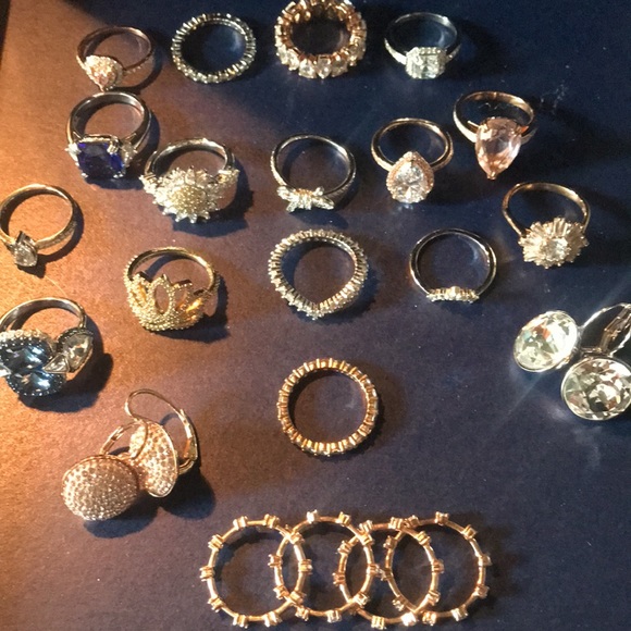 ❤️HOST PICK❤️Authentic Swarovski 17 Rings collection size 52. Mint condition. - Picture 7 of 16